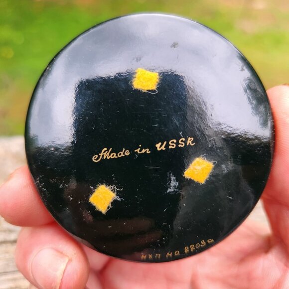 Signed Fedoskino Hand-Painted Russian Lacquer Box With village Lady with jewels - Picture 4 of 11